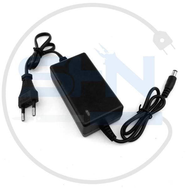 آداپتور پلاستیکی بین راهی 12V 2A